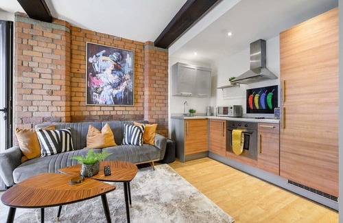 St George's Quarter Apartamento | Host & Stay | Queen Square Apartment
