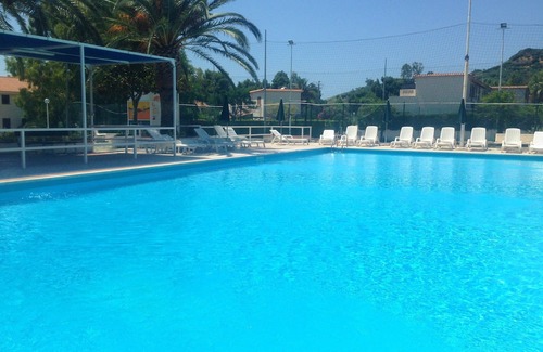 Falerna Apartamento | Holiday Apartment "Trilocale 30 Residence La Giungla" with Sea View, Shared Pool & Wi-Fi