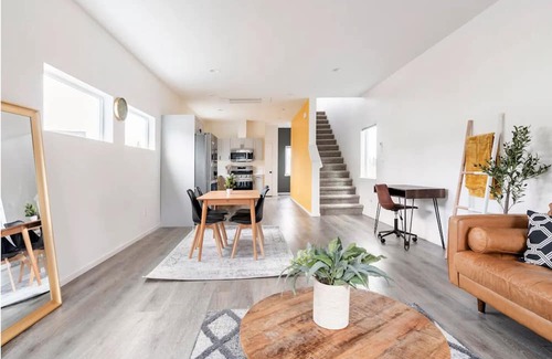 West Hills Casa | The Kings Landing: Private Home in Silverdale / Bremerton Location.