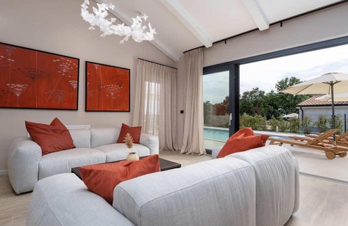 Kadumi Casa | Villa Curitico, modern villa for 8 guests with heated pool and wellness only 6 km from of Porec and