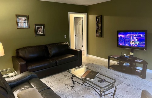 Flintstone Casa | Mtn Vista B Hot Tub Fireplace BBQ Wi-Fi