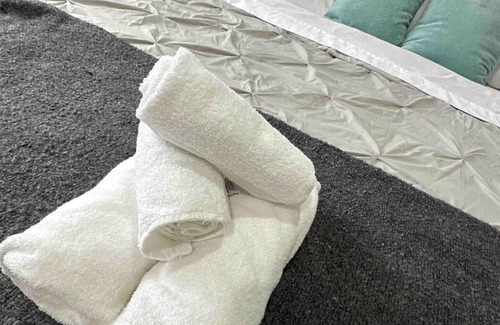 Graduate Hospital Apartamento | Charming Oasis in the Heart of the City - Your Home Away from Home!
