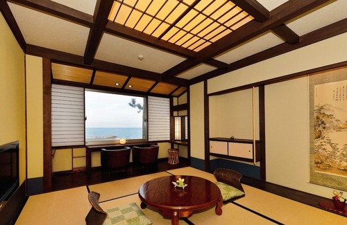 Futami Casa | Hamachiyokan A Japanesemodern Koigatarinoma where you can see Ise Bay / Ise Mie