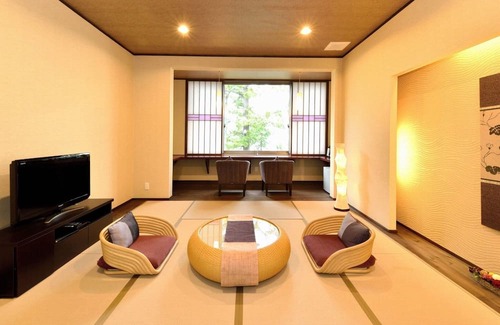 Futami Casa | Hamachiyokan A Japanesemodern Koigatarinoma where you can see Ise Bay / Ise Mie
