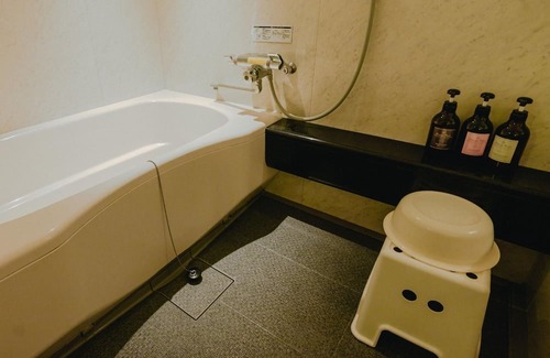 Aira Casa | Smoking Double Installation of Mirable Plus Ro / Aira Kagoshima