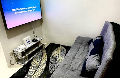 Highway Hills Condominio | AESTHETIC 1 BR W/BALCONY in edsa, manila