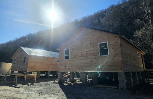 Ragland Cabina | NEW BUILD - Close to Hatfield Mccoy TRAILS - Sleeps 6 - Cliff's Deer Rest