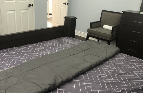Pickering Casa | PRIVATE ROOM ON 2ND FLOOR