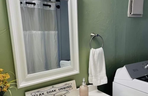 Maysville Cabina | The Cabin at 112 Main Street Augusta: Rustic River Retreat