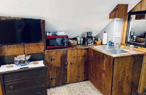 Maysville Cabina | The Cabin at 112 Main Street Augusta: Rustic River Retreat