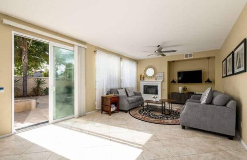 Menifee Casa | Luxury 6-Bedroom Oasis w 3-Car Garage, Spacious Yard close to Everything