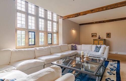 Stanton Cabaña | Foxholme Manor - Spacious manor with swimming pool and tennis court