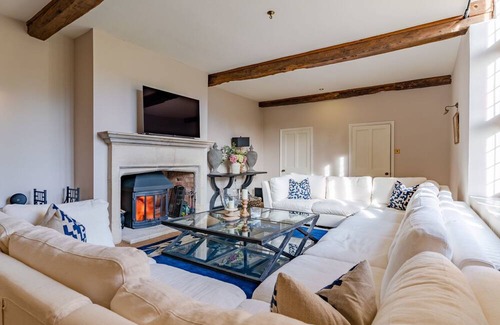 Stanton Cabaña | Foxholme Manor - Spacious manor with swimming pool and tennis court