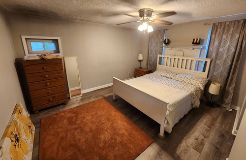 Zephyrhills Casa | Single family home in Zephyrhills. Semi-furnished.