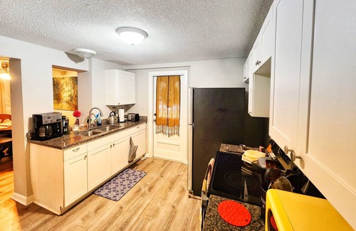 Zephyrhills Casa | Single family home in Zephyrhills. Semi-furnished.