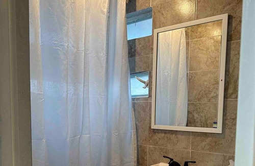 Pachuca Casa | Room "3", private bathroom, own breakfast area.