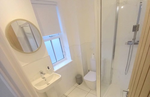 Crawcrook Casa | Beautifully presented 3 bedroom house. 5 miles from Newcastle city centre.