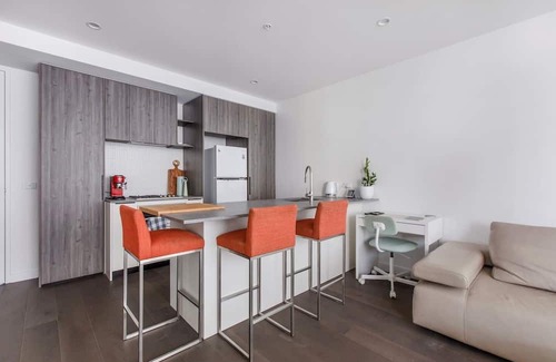 Flemington Apartamento | The Ascot Edgy Urban Flair in Flemington