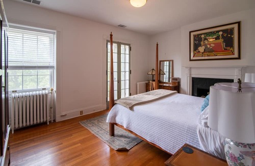 Berryville Casa | Caryswood: Historic Gem in VA