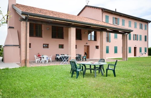 San Michele al Tagliamento Apartamento | Relaxing escape in a green oasis by Beahost Rentals