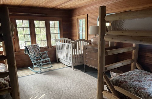 Roaring Brook Cabaña | Cozy cottage in beautiful Harbor Springs