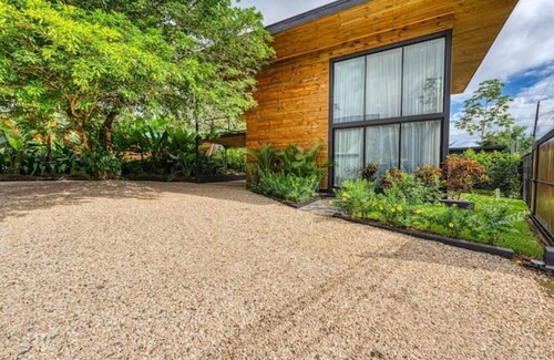 Uvita Casa | Casita Nut