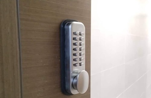 Kowloon Apartamento | Spacious 1BR Central 5 Minute Walk to MTR