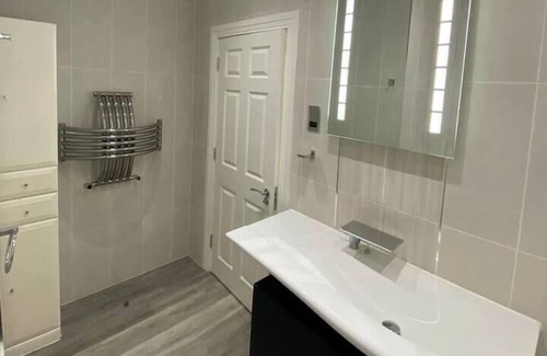 Wolverhampton Apartamento | Immaculate 1-Bed Lux Apartment in Wolverhampton