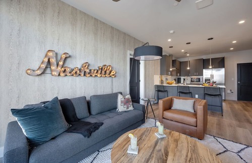 West End Casa | Adonis - Odyssey - Heart of Midtown