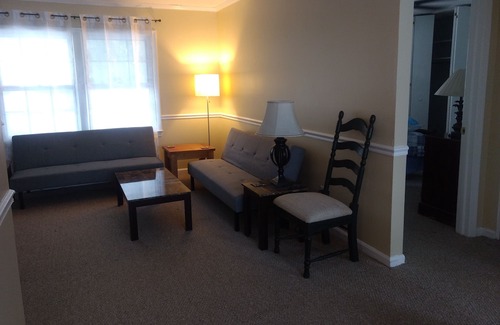 Rosewood Condominio | 2 Bdrm Condo w/in 10 min from USC, Downtown Columbia, Ft Jackson, VA hospital