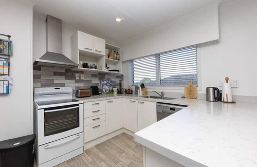 Glendowie Casa | St Heliers Gem: Beach and Scenic Routes Nearby