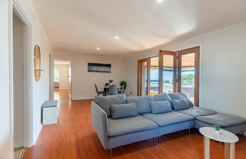 Hallett Cove Casa | Sandison Serenity A Poolside Escape for Families