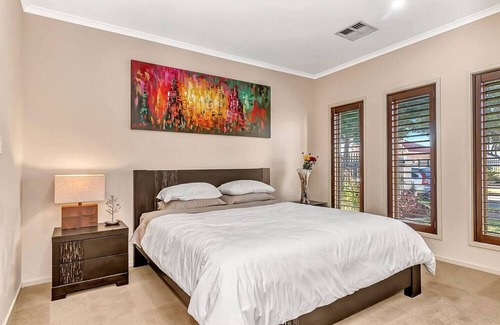 Woodville Gardens Casa | The Grapevine An Indoor Outdoor Urban Retreat