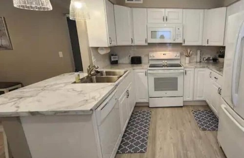 Council Bluffs Casa | Quiet country setting in town.