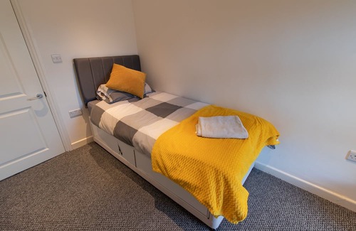 Cwmcarn Casa | Scenic Roots - 3 Bedroom Vacation Home