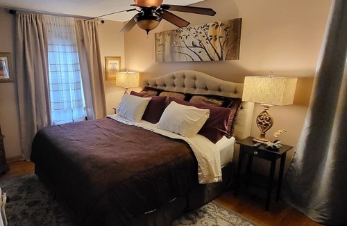 Ambridge Casa | Hidden Gem Estates. Beautiful, spacious, quiet home. Pet & Family friendly.