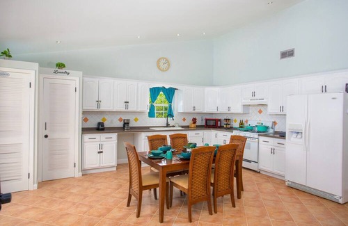 Jolly Harbour Villa | Modern private villa with pool, Antigua. Ideally located. 5min from best beaches
