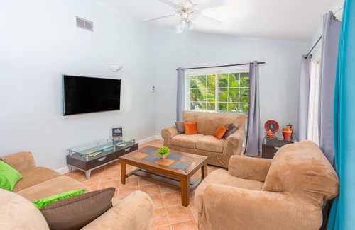 Jolly Harbour Villa | Modern private villa with pool, Antigua. Ideally located. 5min from best beaches