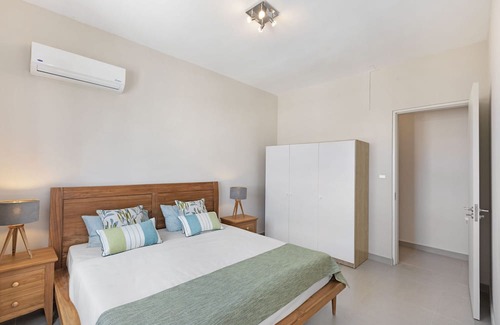 Pereybere Apartamento | One Bay Penthouse - Two Bedroom Apartment, Sleeps 4