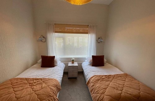 Hayfield Casa | Pass the Keys | The Cabin Stylish and Elegant for 4 and Furry Friends