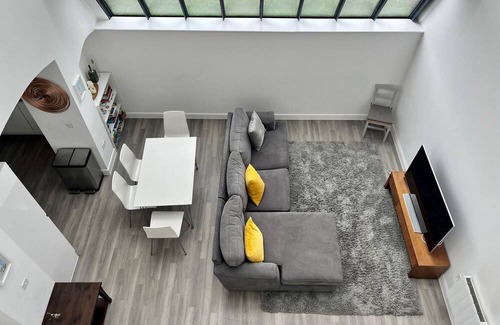 St Albans Casa | Pass the Keys | Stylish Unique 2 Bed Duplex Apartment with Parking