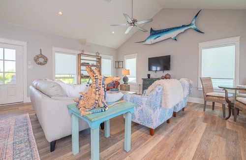 City-by-the Sea Casa | Driftwood Dream Summa