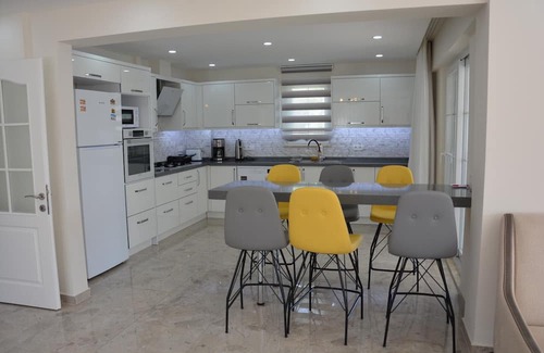 Dalyan Villa | GREAT 5 BEDROOM VILLA WITH PRIVATE POOL AND GARDEN RIGHT IN CENTRE OF DALYAN!!!!
