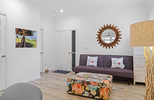 Blue Bay Apartamento | Blissful Beachfront Pad - Pet Friendly / Direct Beach Access