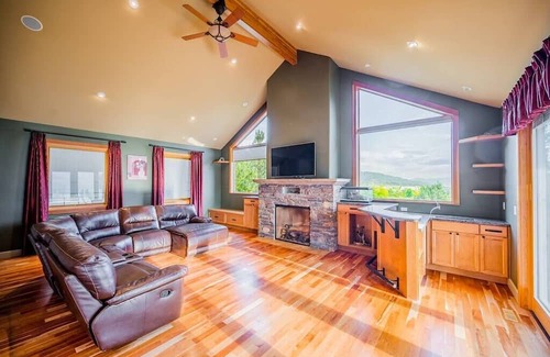 Okanagan-Similkameen Casa | *Spacious 6 Bedroom House in Penticton