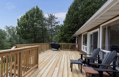 Utterson Casa | Waterfront Home on Three Mile Lake. Ideal lodging for ice fishing.
