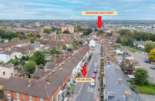 Maidstone Cama Y Desayuno | Maidstone 1Bed Flat - Fast Wi-Fi-Hot Tub