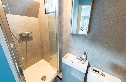 Maidstone Cama Y Desayuno | Maidstone 1Bed Flat - Fast Wi-Fi-Hot Tub
