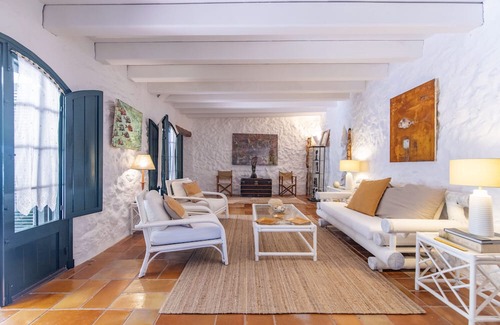Mahón Villa | Villa 'Es Patrons - Lujo Rural' with Mountain View, Wi-Fi and Air Conditioning