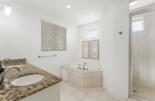 Laguna Beach Estates Casa | Laguna Beach: 4BR 4BA sleeps 12. Spacious townhouse for your perfect getaway.